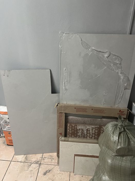 Отдам даром кафель , керамогранит