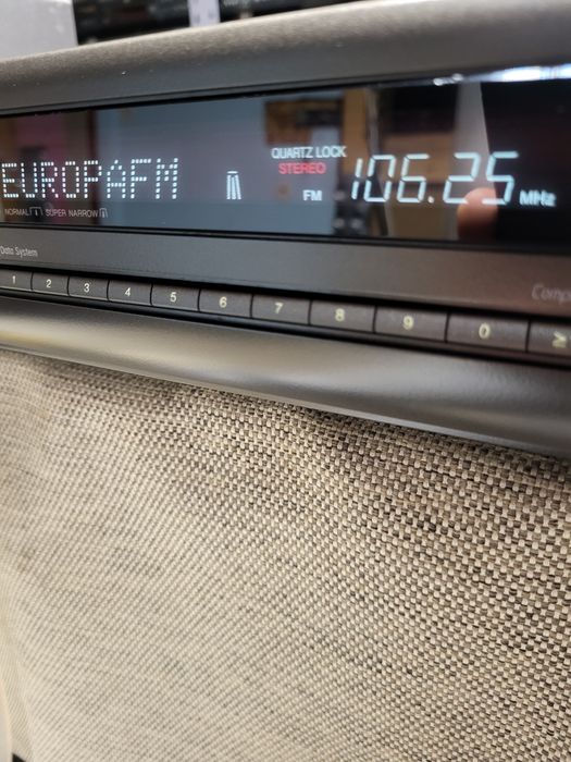 Radio Tuner Technics ST-GT650 Cap de serie