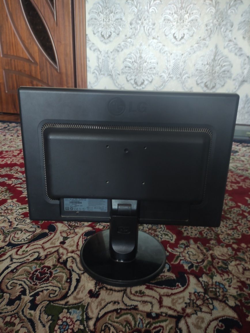Монитор LG W1942S на 19, 1440×900р