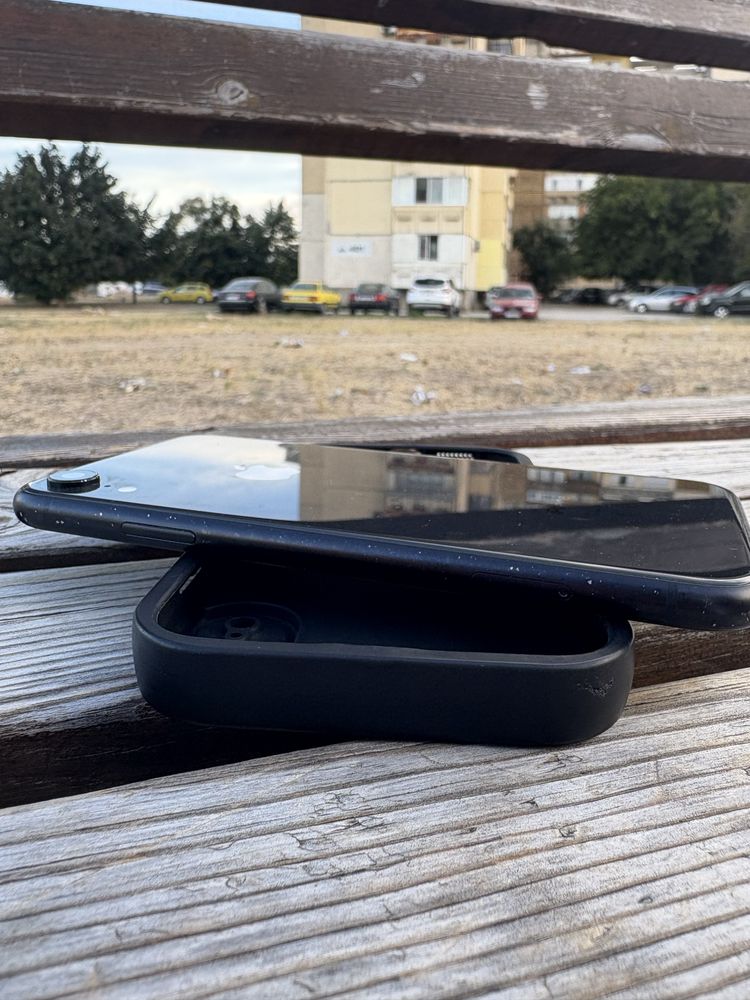Продавам iphone XR