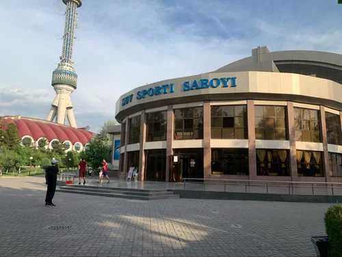 Помещение свободного назначения. Высокие потолки 5.20м. Аренда.