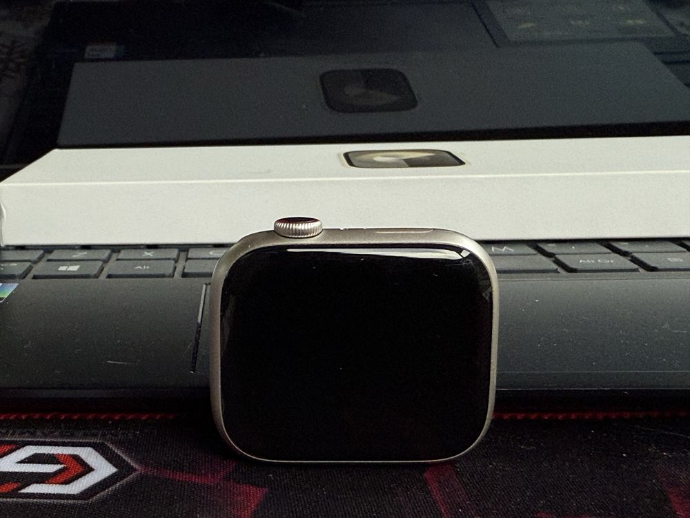 Apple Watch 9, GPS, Carcasa Starlight Aluminium 45mm