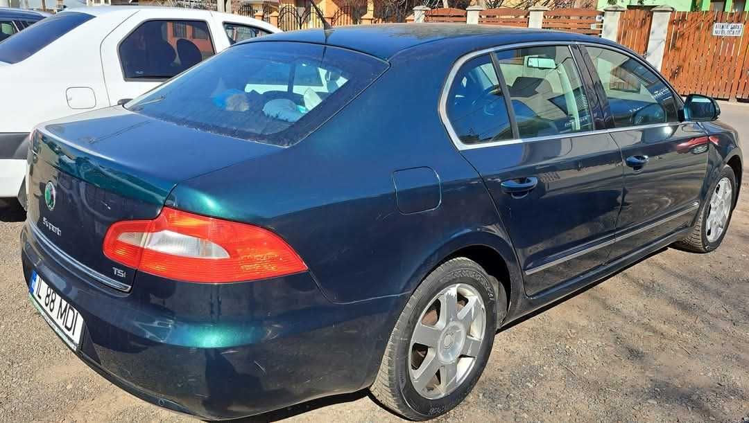 Vând Skoda Superb