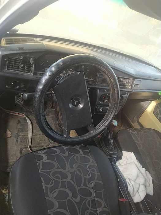 Mersades benz ..190