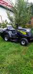 Tractoras tuns iarba