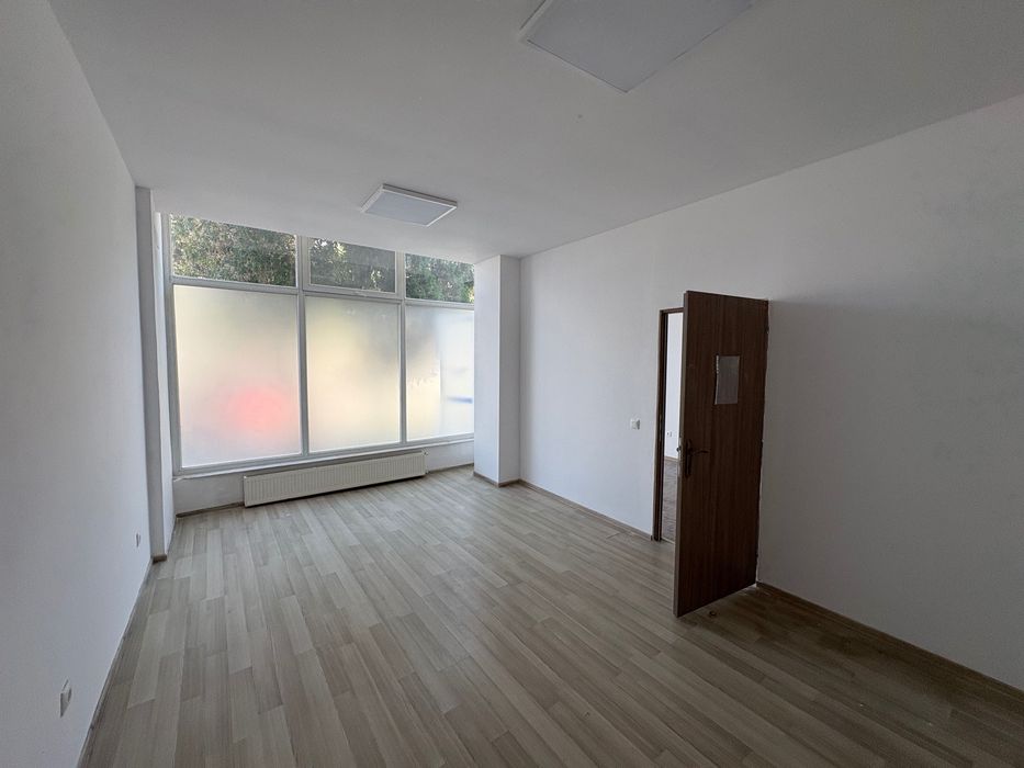 Spațiu comercial de închiriat, 70 mp, parter, Bd. Nicolae Titulescu.