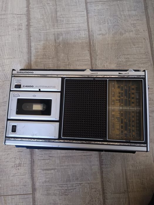 Radio casetofon Grunding