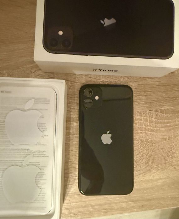 iPhone 11 Black, 64 GB, in stare foarte buna + cutie