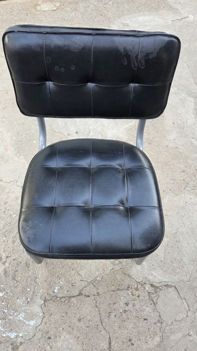 Офисные стулья комплект