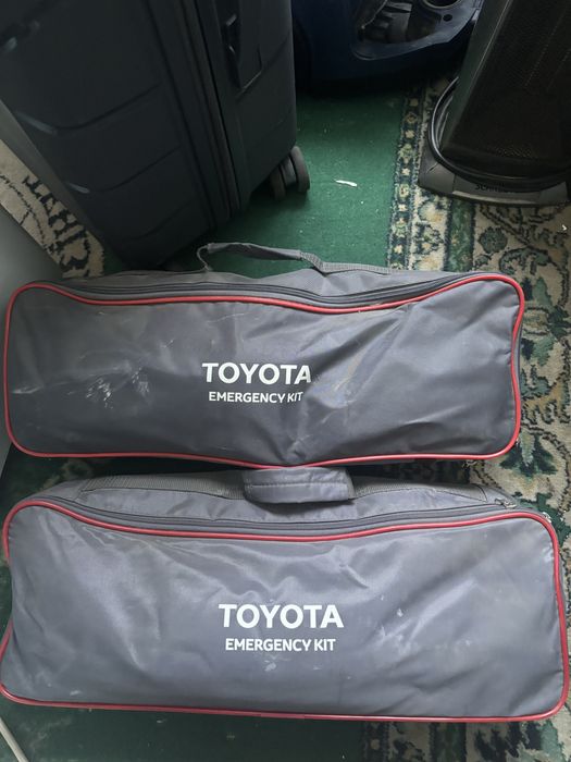 Аварийный комплект от Toyota оригинал