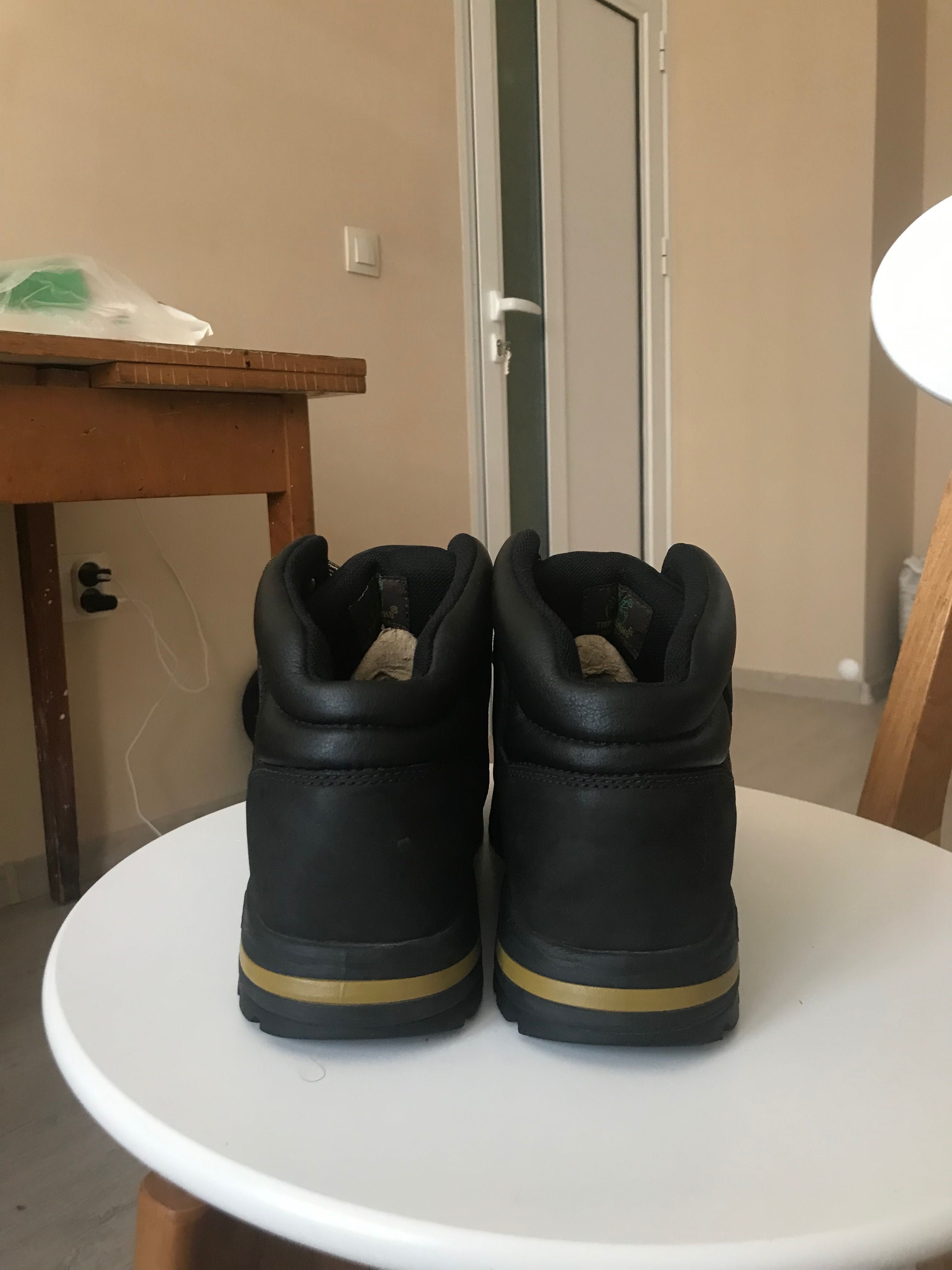 Зимни обувки Timberland, черни със златисто