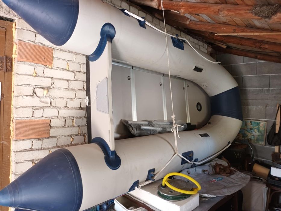 Продавам надуваема лодка