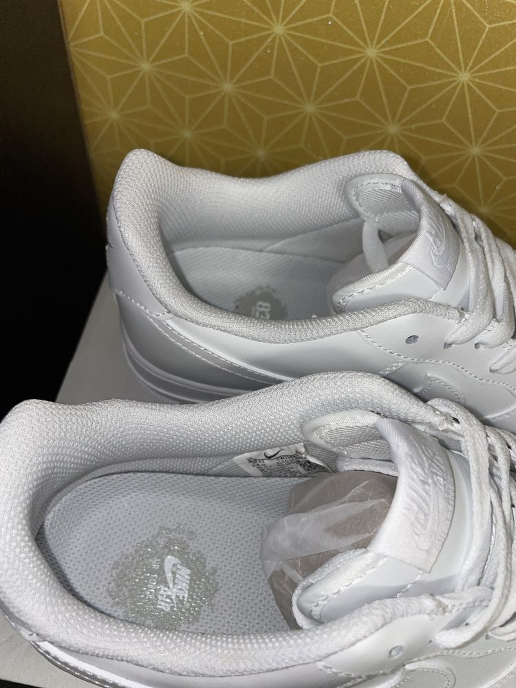 Adidasi Nike Air Force One