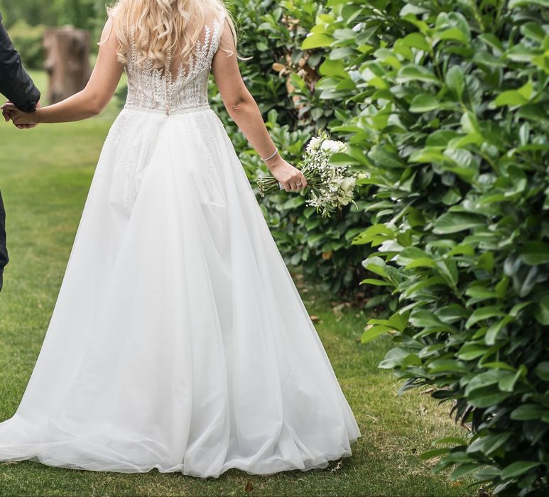 Vand rochie mireasa Elise Bride Brasov, cadouri: crinolina brodata
