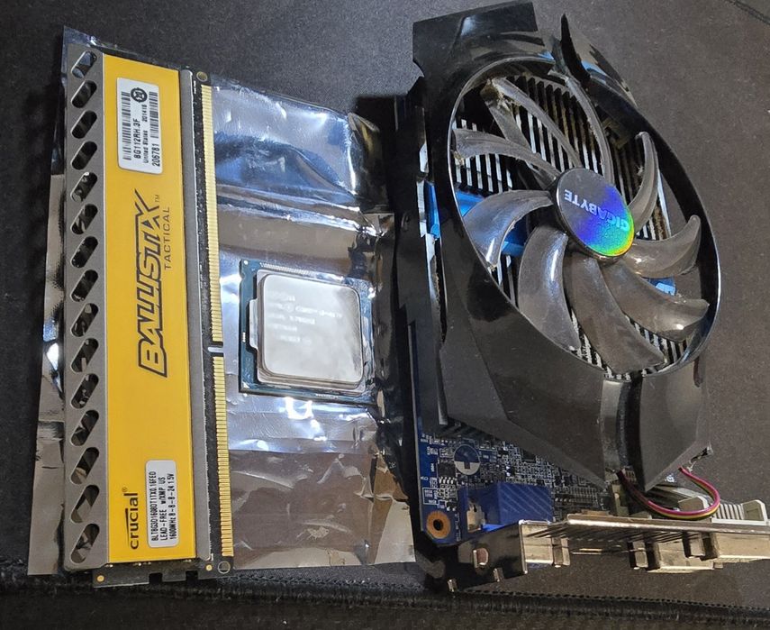 Placa video gt 650,procesor i3 4170,8 gb  ddr3
