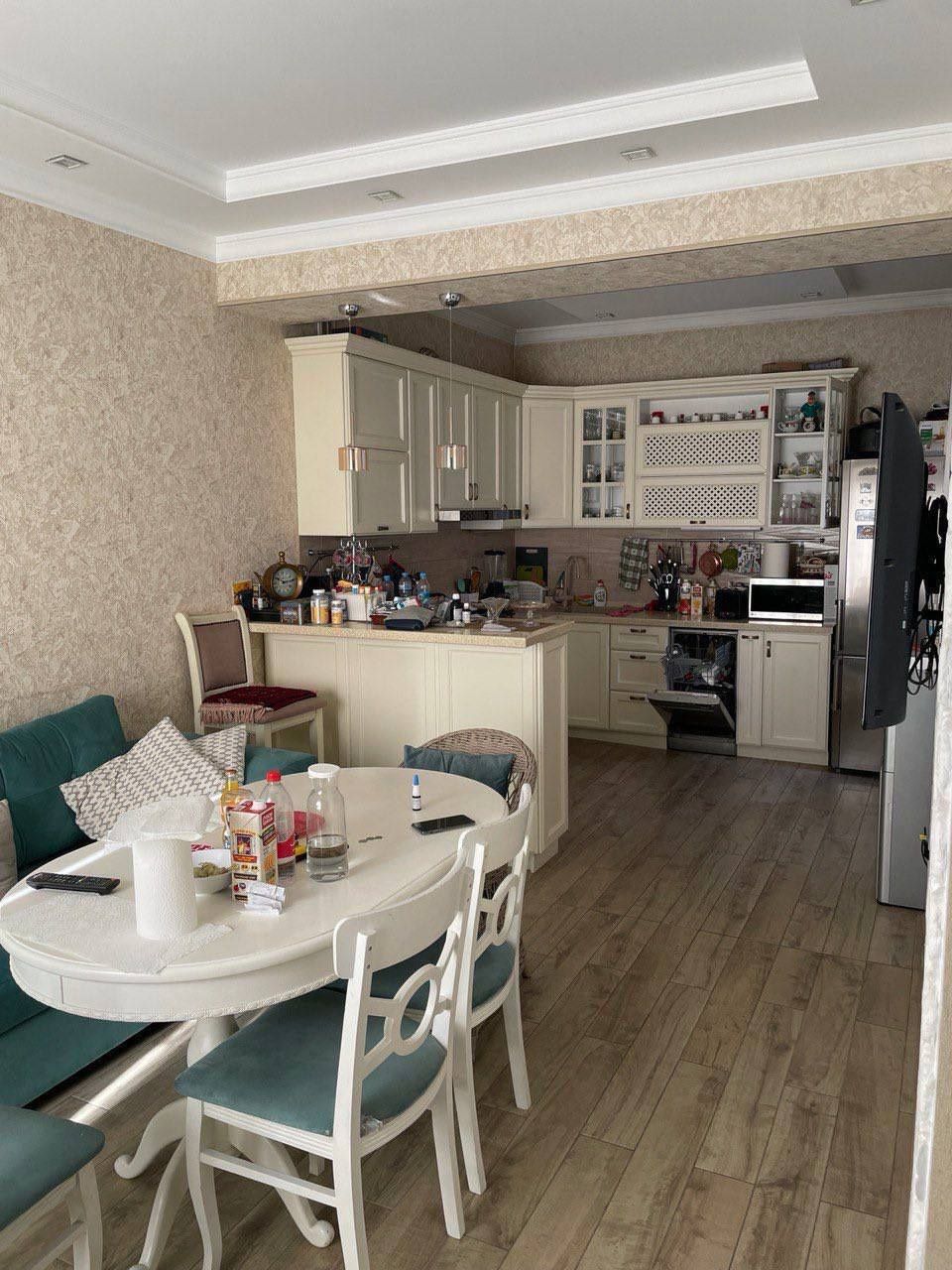 Продается дом 6 комнат на Чупон Оте, ор-р: мечеть Hasanxon Qori, 176м²