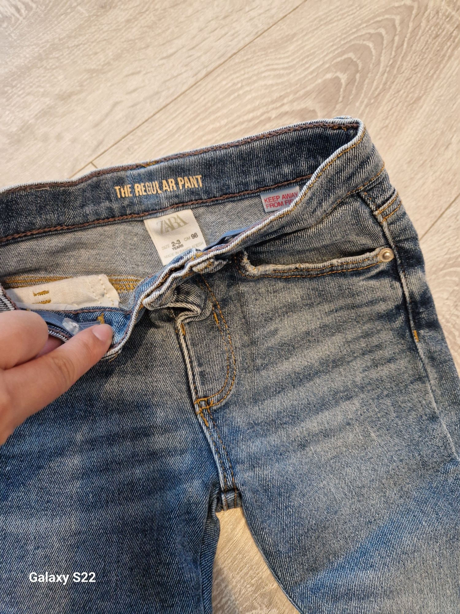 Pantaloni si bluza Zara