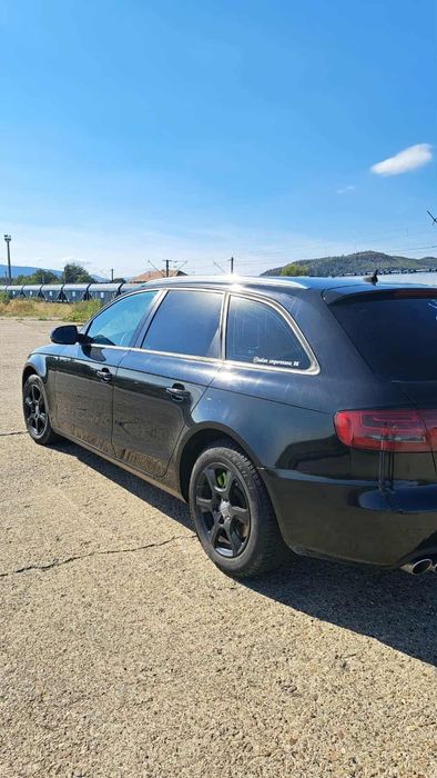 Vând Audi A4 B8 (2012)