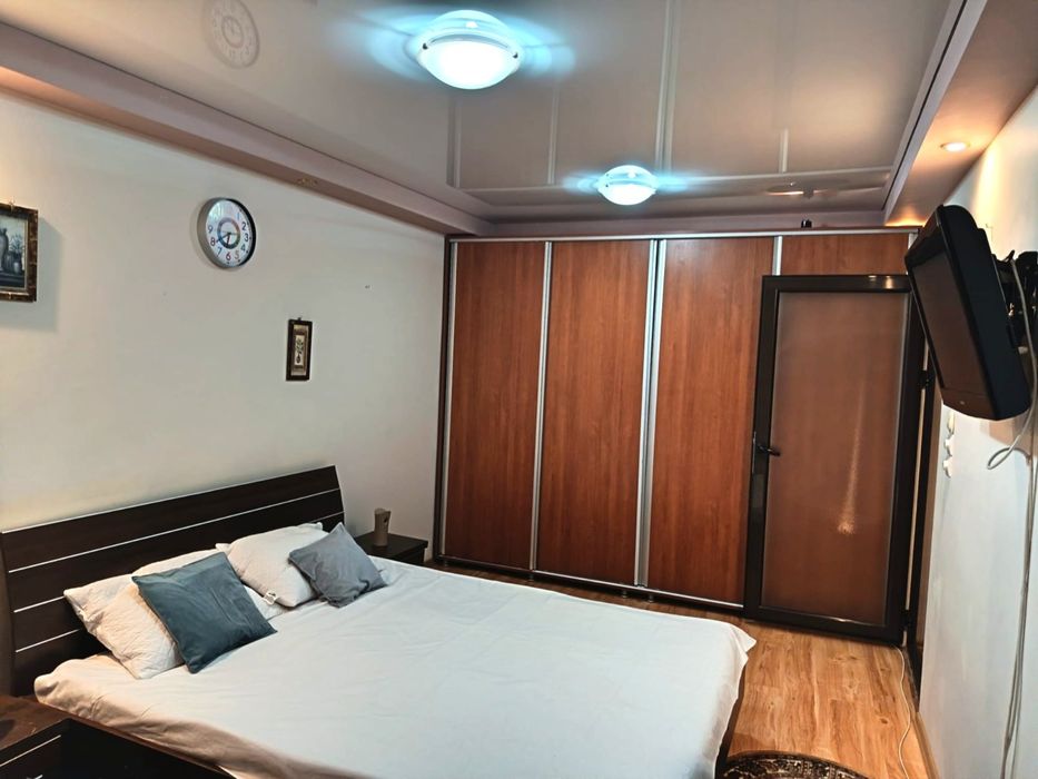 Inchiriez  apartament 2 camere micro 17