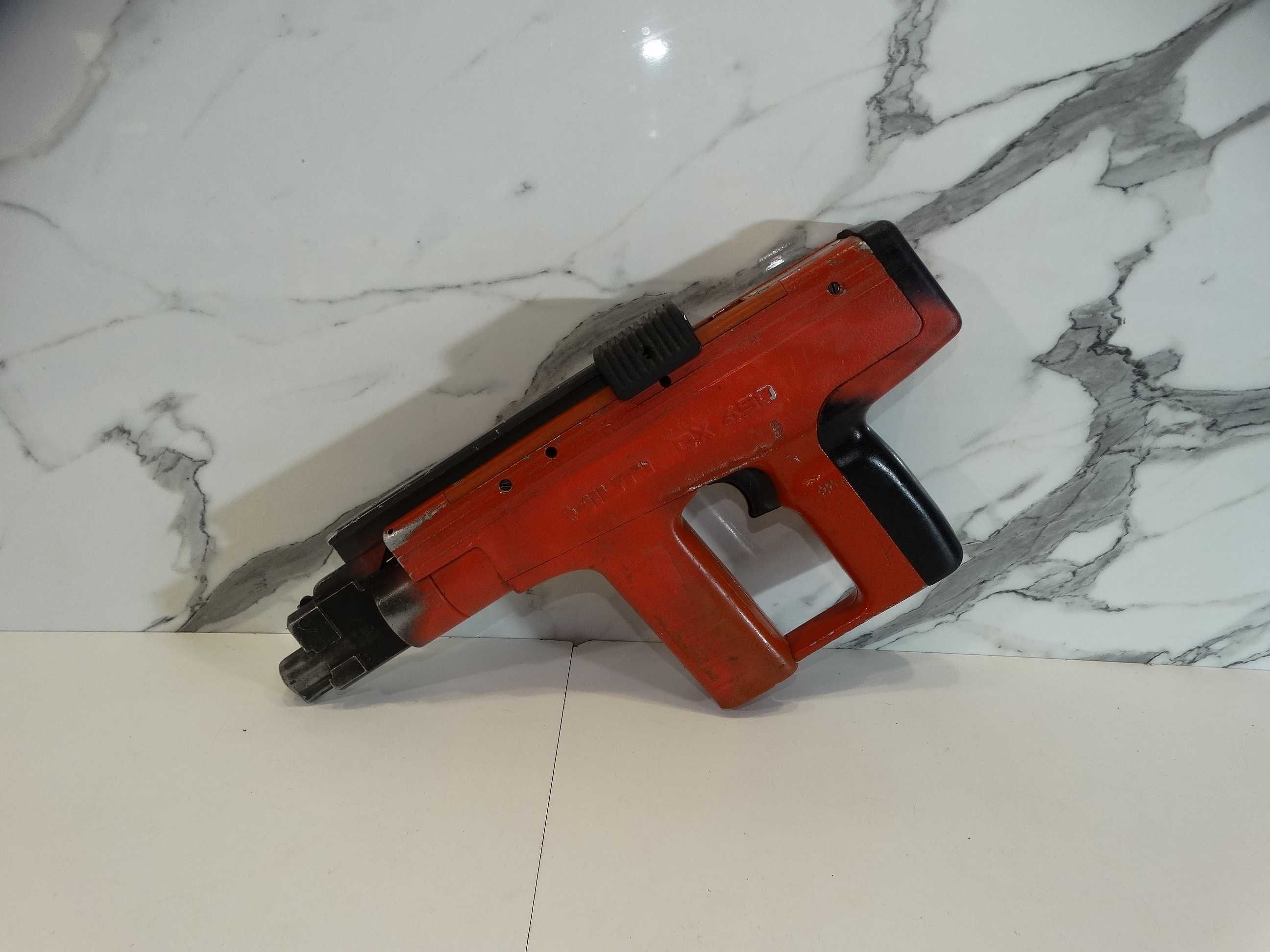 Hilti DX 450 - Уред за директен монтаж с капси