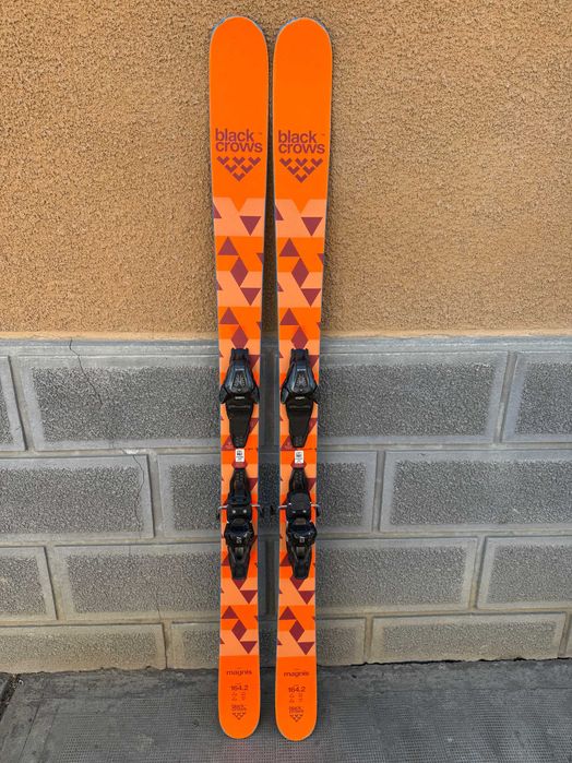 schi black crows magnis L164.2cm
