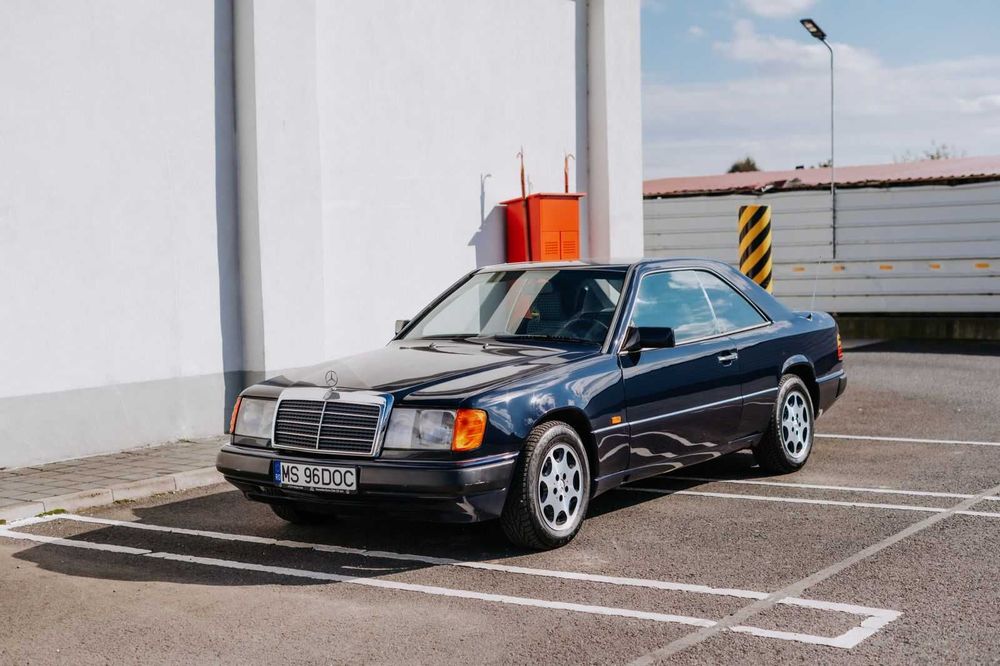 Mercedes‑Benz 200CE Vehicul istoric atestat.