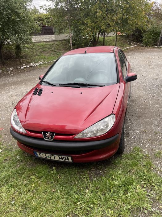 Vand Peugeot 206 , benzină, 2005