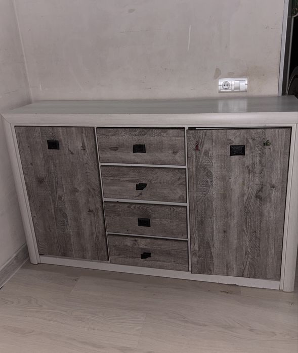 Камод хороший длина 90,ширина 1.50