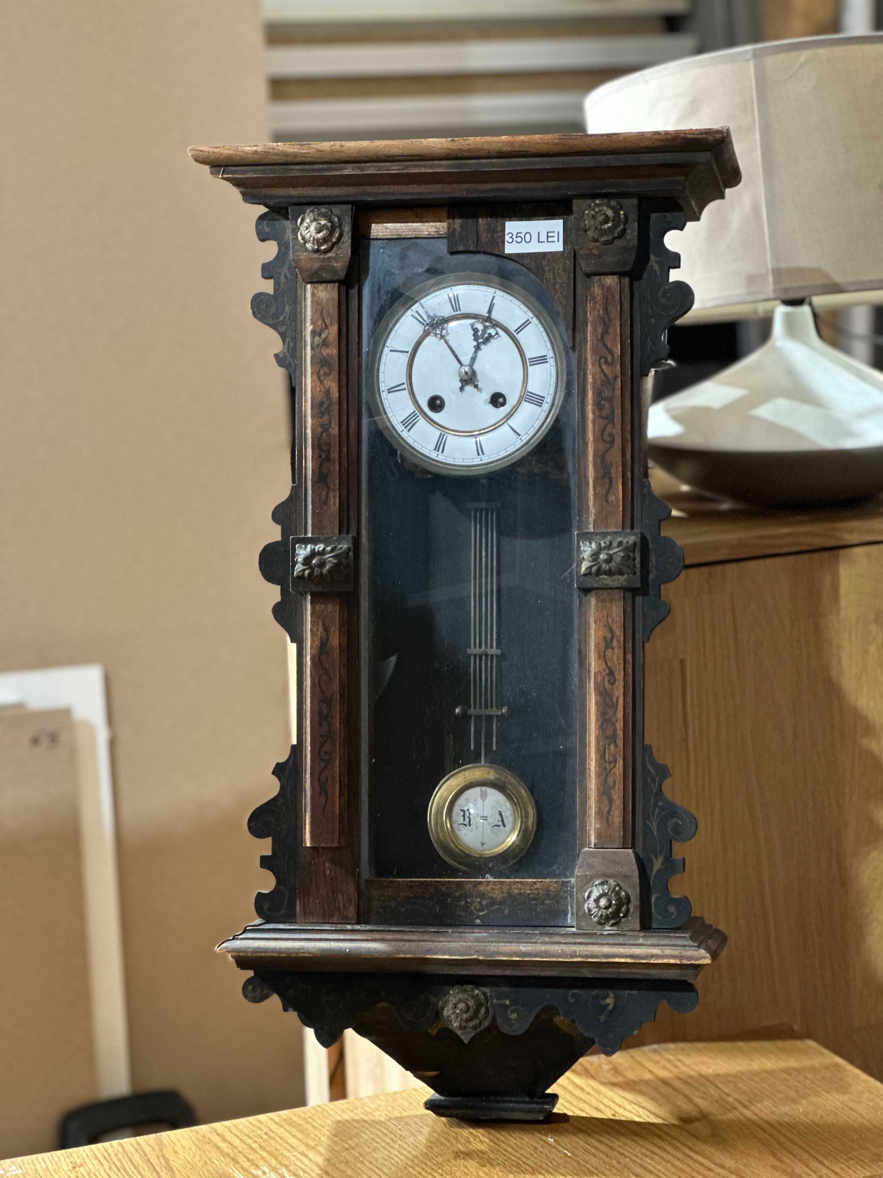 Pendula Vintage din lemn; Ceas de perete; Piesa de decor
