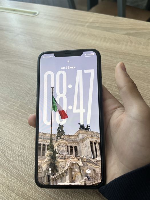 Iphone 11 pro max satiladi 64 gb