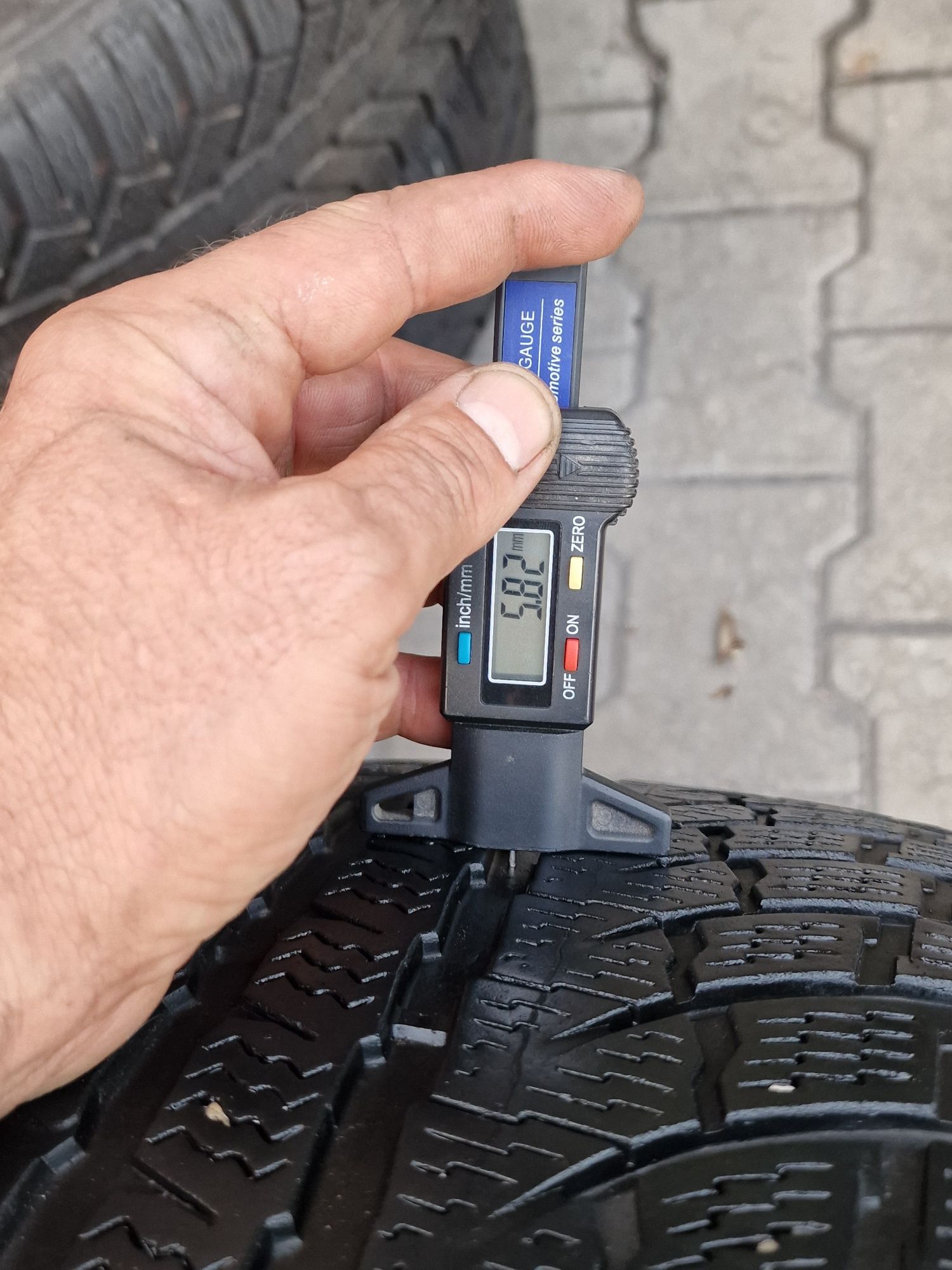 245 45 19 nokian