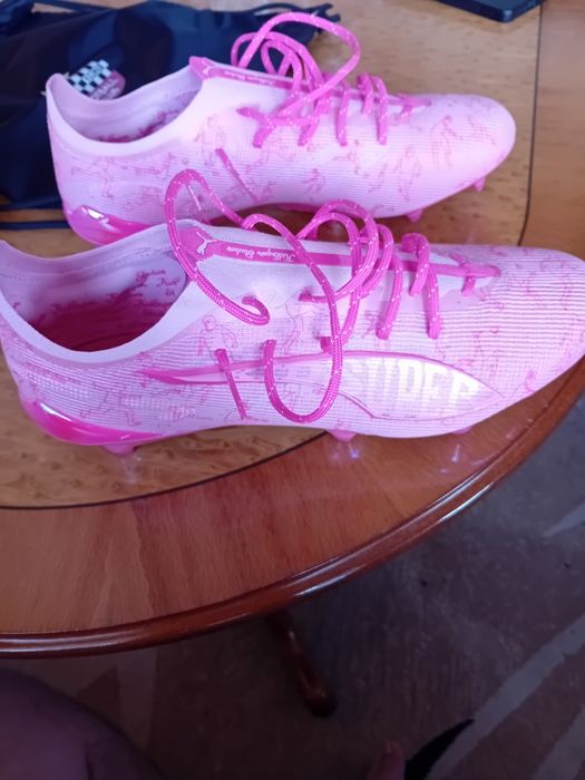 Продавам Футболни Обувки Puma