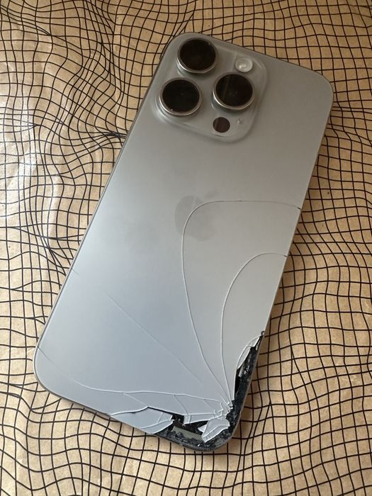 IPhone 15 Pro 128GB - Natural Titanium