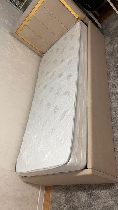 Диван с матрасом