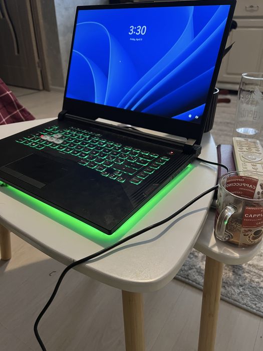 Lap top asus rog i 7  video ge Force 1660 ti