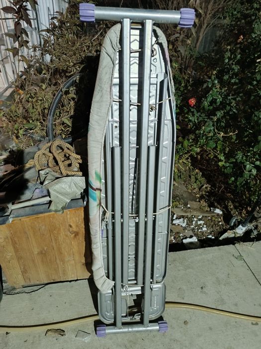 Гладильная доска. Отличного качества и состояния!