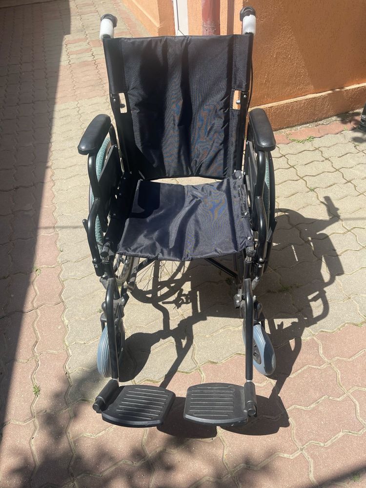Carucior cu rotile(stare impecabila)