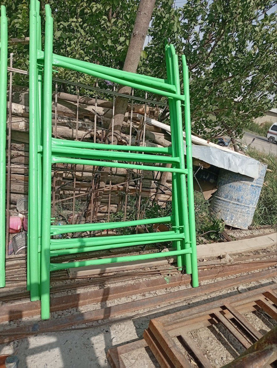 Lesa sotiladi.Леса продаются