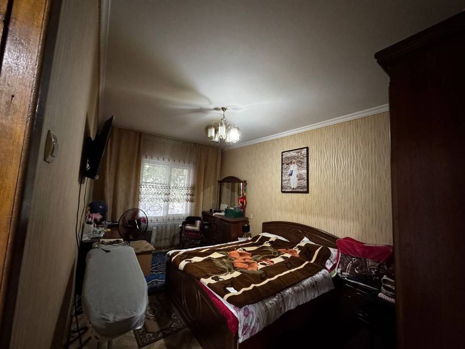 4/1/9 (1 этаж). Сергели 7. Дом панельный. Квартира 96 м². Метро 500 м.
