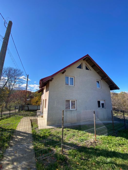 Casa de vânzare cu teren 400 mp- Adâncata, Suceava