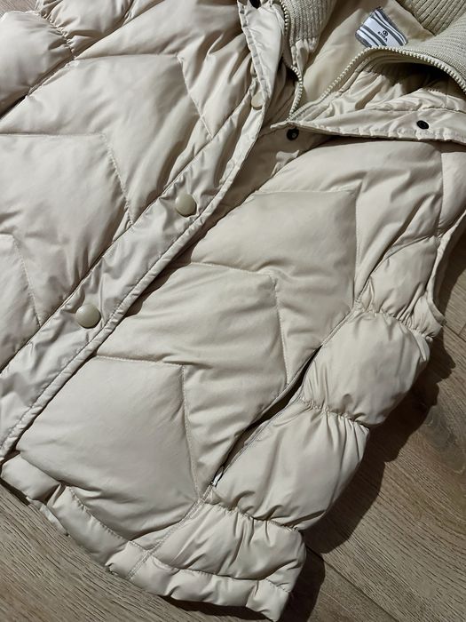 Дамскк елек в телесен цвят