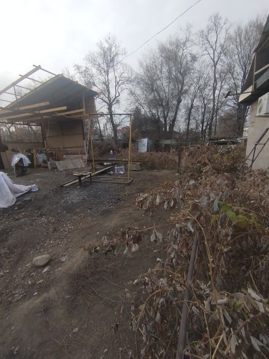 Обменяю участок на дома