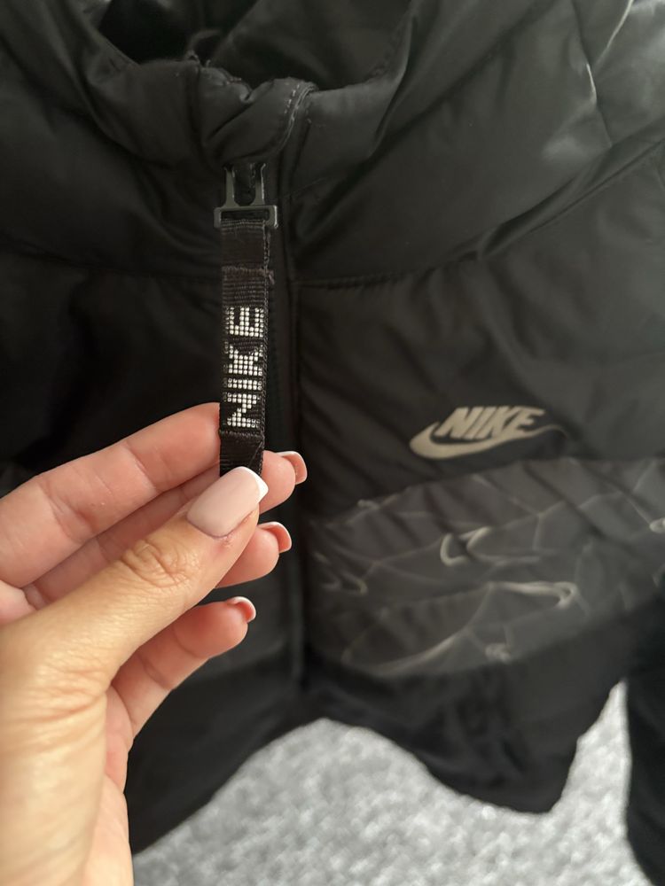 Детско пухено яке Nike
