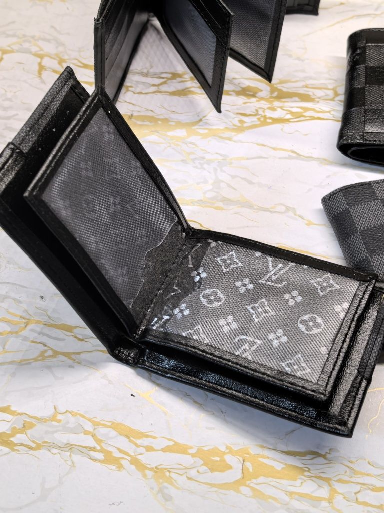 Luis Viton портфейли