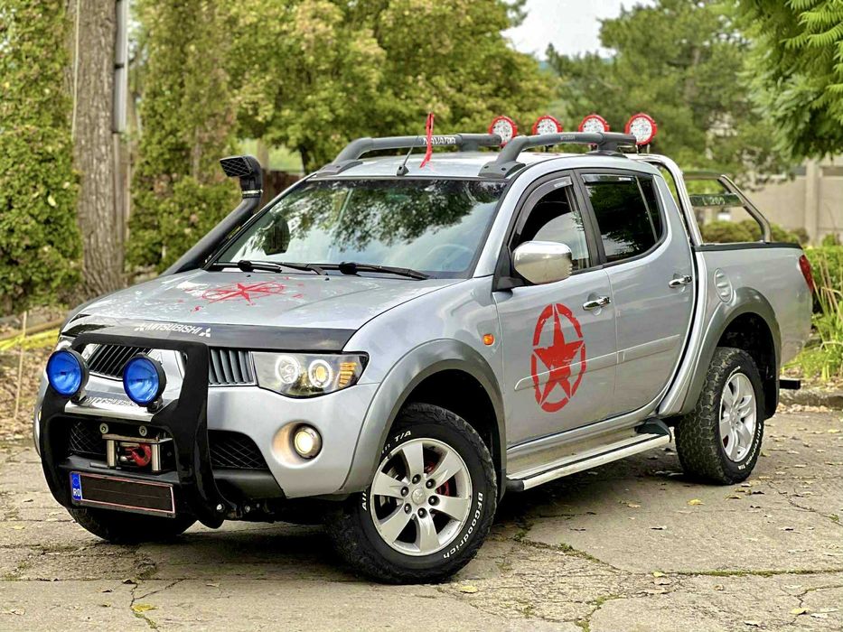 - IMPECABIL Mitsubishi L200 2.5Di-D178cp DAKAR EDITION Full