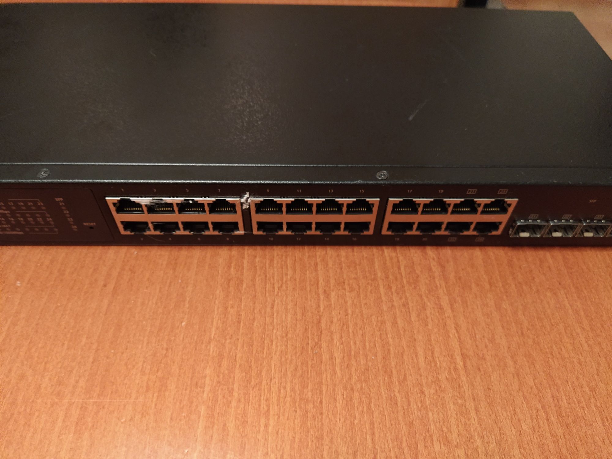 Интернет                    суич (24 порта) Lancom GS-1224