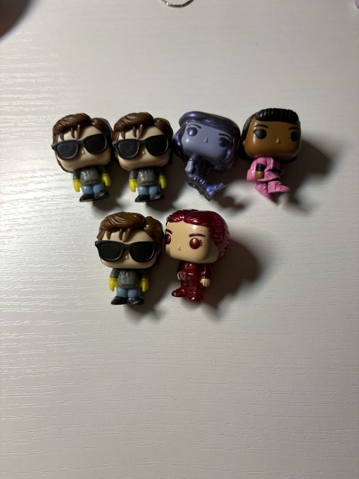 обменяю/продам игрушки из киндеров очень странные дела