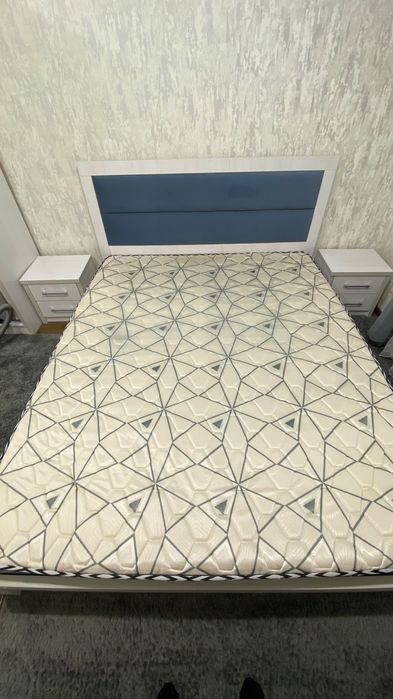 Продам двухспальную кровать