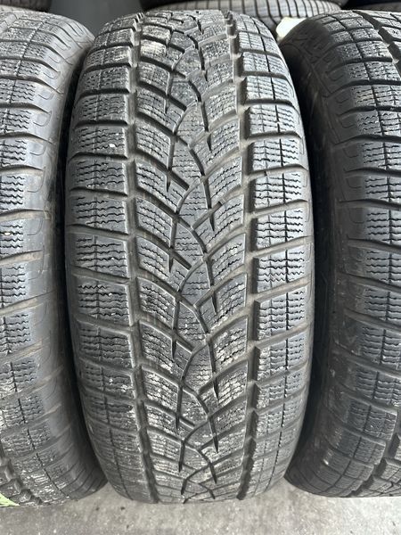235/65/17 GOODYEAR 4бр
