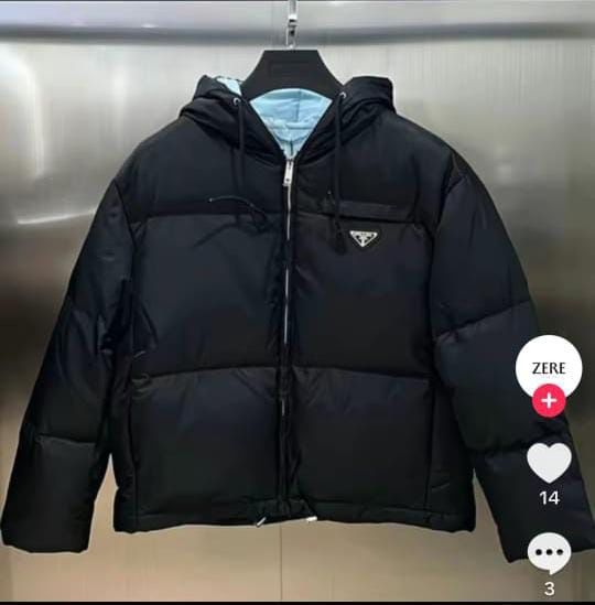 Продам куртку пуховик ,покупала за дорого размер не подошёл,